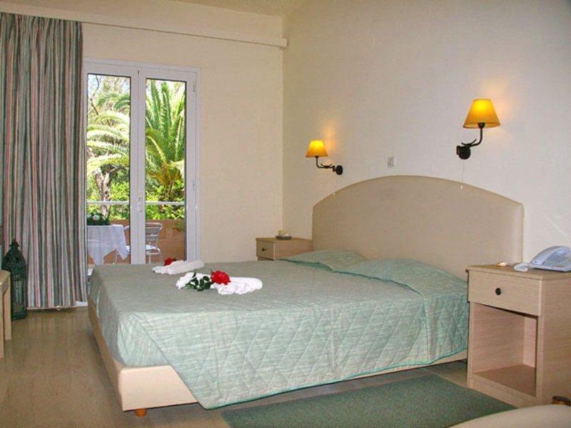 Delfinia Отель 4*